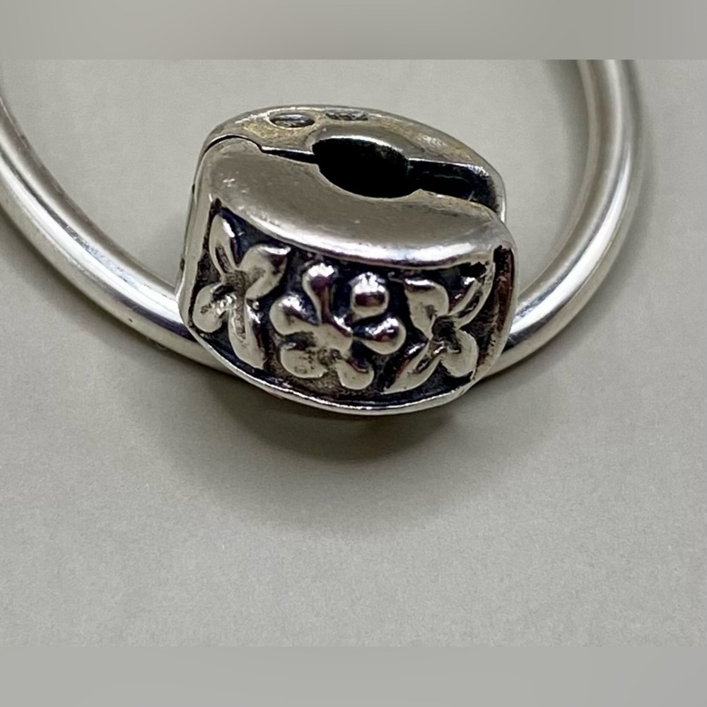 REFLECTIONS Sterling Silver Hinged Clip Bead Charm; 925; Like new - never used.